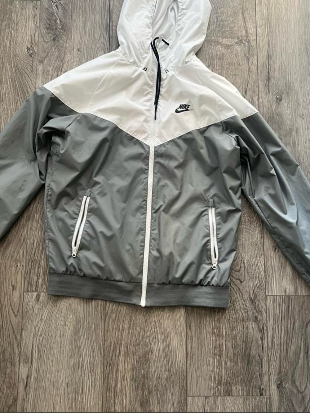 Nike Men's White and Gray Hooded Windbreaker Jacket